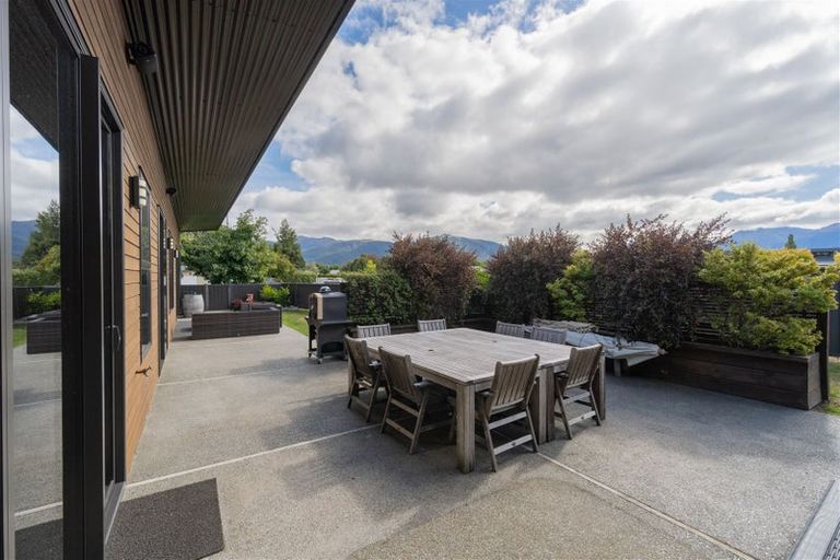 Photo of property in 21 Pop Andrew Drive, Te Anau, 9600