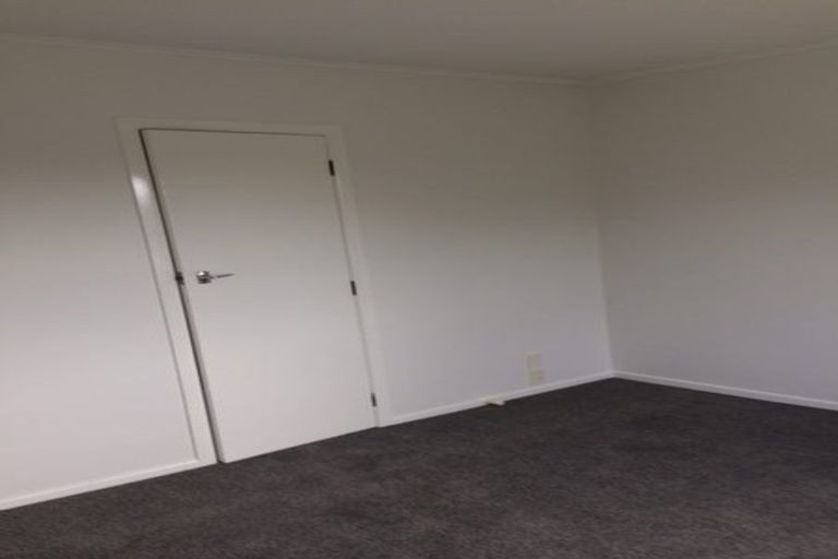 Photo of property in 68 Gladstone Road, Northcote, Auckland, 0627