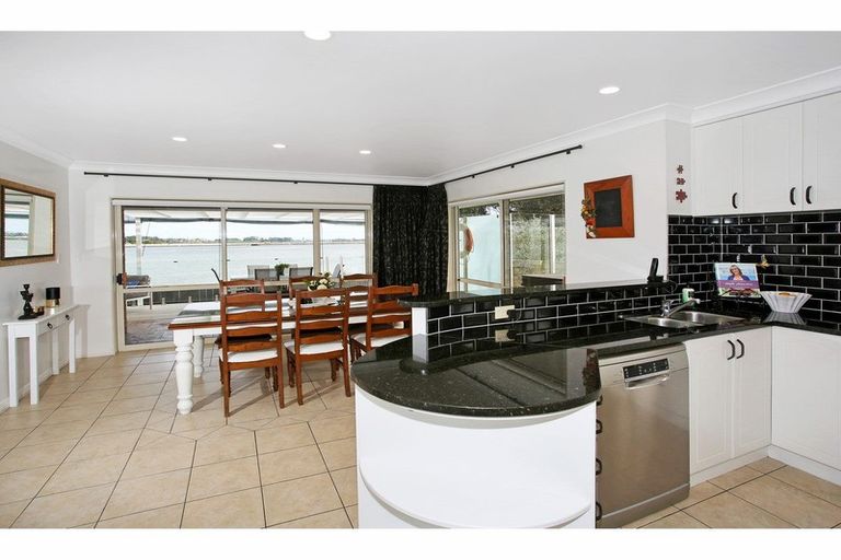 Photo of property in 62a Youngs Road, Papakura, 2110