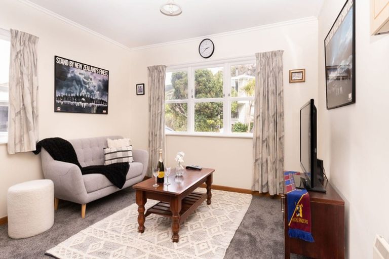 Photo of property in 3/16 Redwood Avenue, Tawa, Wellington, 5028