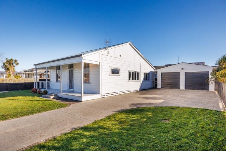 Photo of property in 16 Queen Street, Feilding, 4702