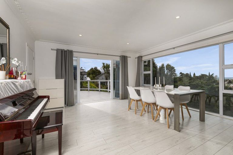 Photo of property in 90 Matipo Road, Mairangi Bay, Auckland, 0630