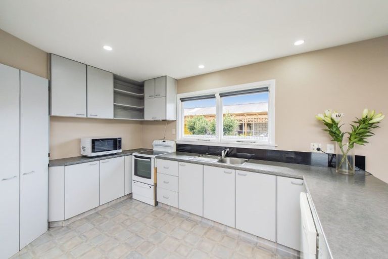 Photo of property in 2/17 Cunningham Place, Halswell, Christchurch, 8025