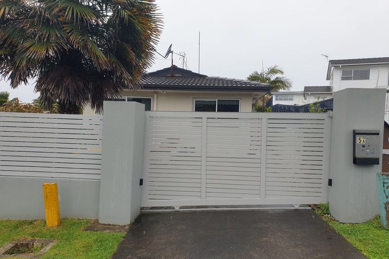 Photo of property in 5 Ponui Place, Mairangi Bay, Auckland, 0630