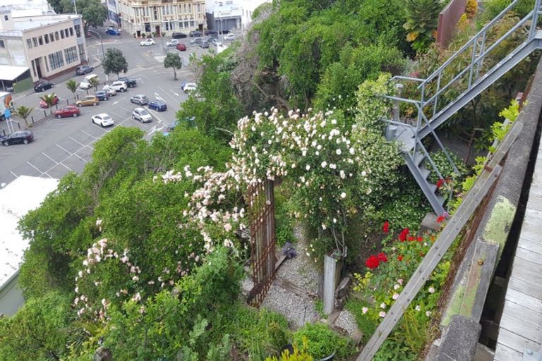 Photo of property in 1 Seaview Terrace, Bluff Hill, Napier, 4110