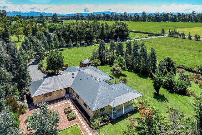 Photo of property in 77 Tramway Road, Kirwee, Darfield, 7571