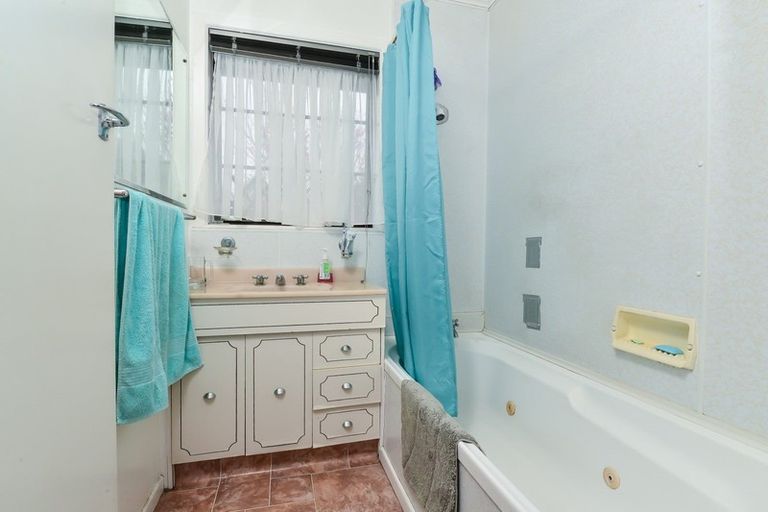 Photo of property in 6 Brough Place, St Andrews, Hamilton, 3200