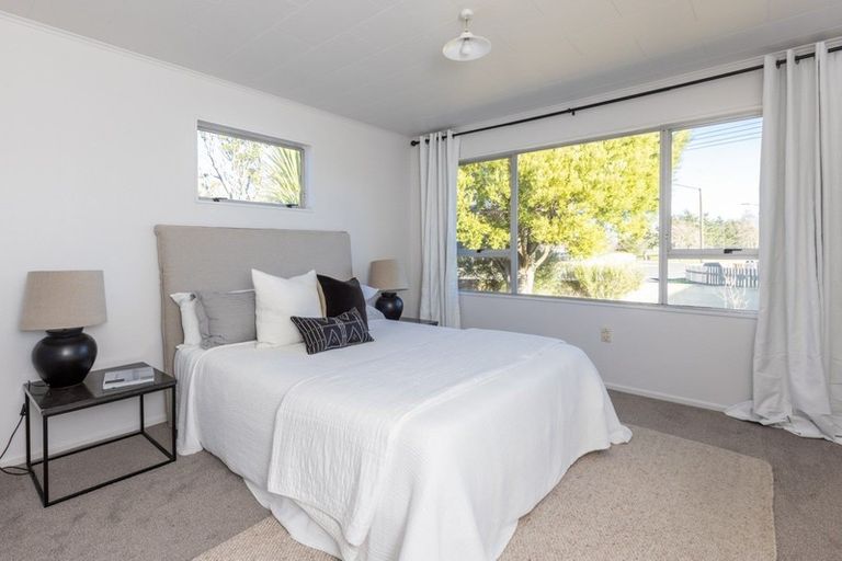 Photo of property in 2 Cabot Place, Flaxmere, Hastings, 4120