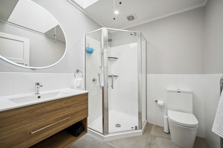 Photo of property in 220 Karori Road, Karori, Wellington, 6012