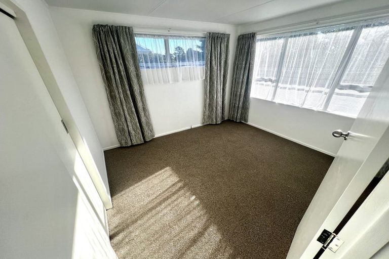 Photo of property in 12 Palliser Place, Milson, Palmerston North, 4414