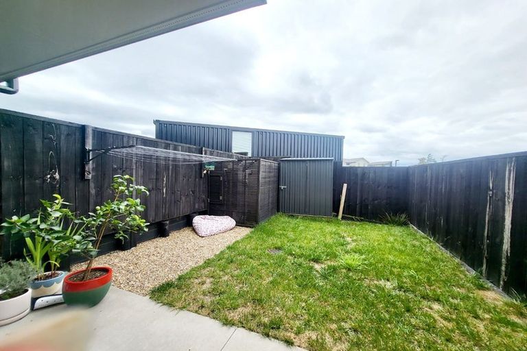 Photo of property in 14 Whiri Lane, Hobsonville, 0616