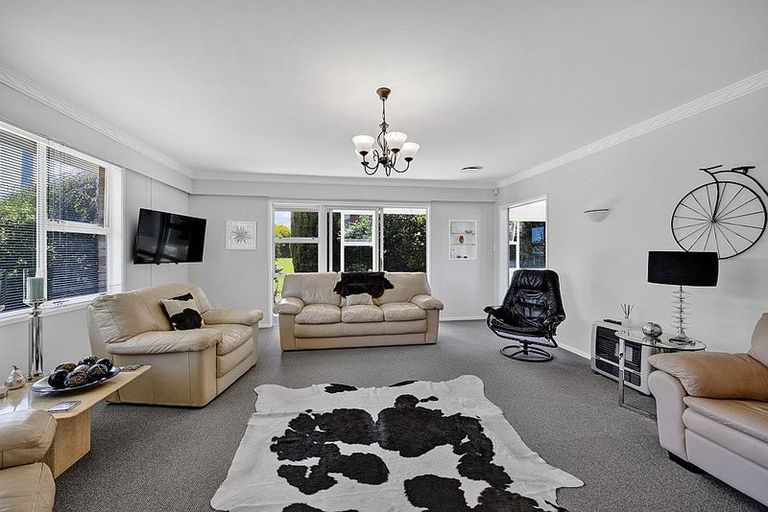 Photo of property in 3 Climie Crescent, Hawera, 4610