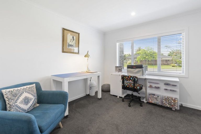Photo of property in 2 Kilsby Place, Levin, 5510