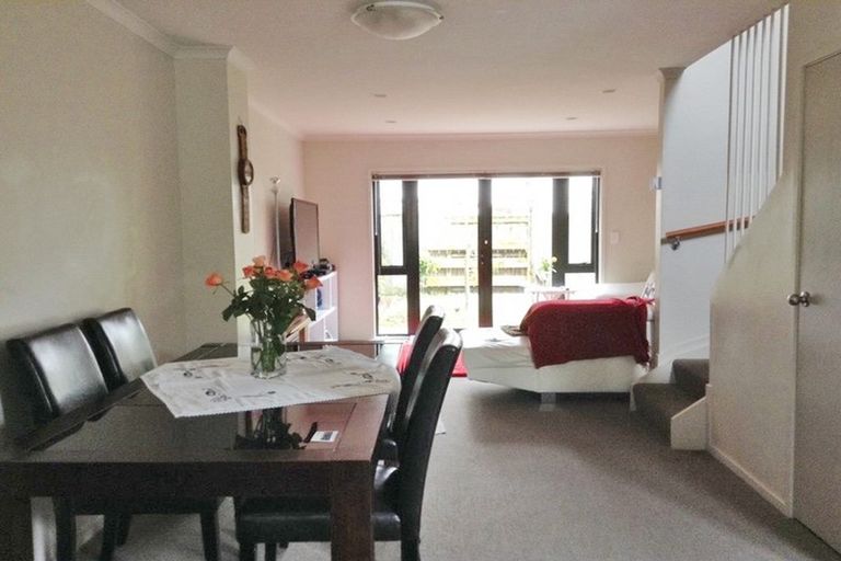 Photo of property in 4 Barnea Circle, Glen Eden, Auckland, 0602