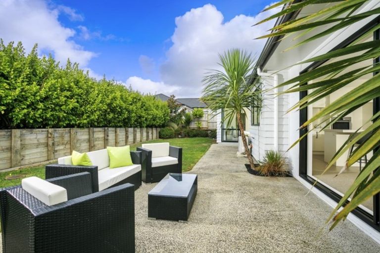 Photo of property in 5 Skipjack Pass, Silverdale, 0932