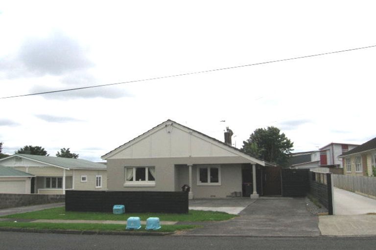 Photo of property in 16 Panorama Road, Mount Wellington, Auckland, 1060