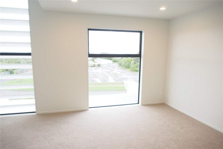 Photo of property in 38 Memorial Park Lane, Hobsonville, Auckland, 0618