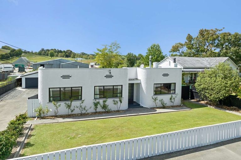 Photo of property in 3 Great North Road, Waipawa, 4210