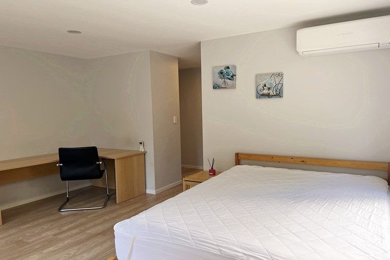 Photo of property in 18a Hazel Glen, Bayview, Auckland, 0629