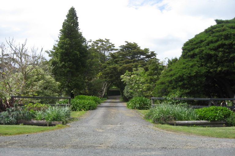Photo of property in 7 Awa Road, Kumeu, 0891