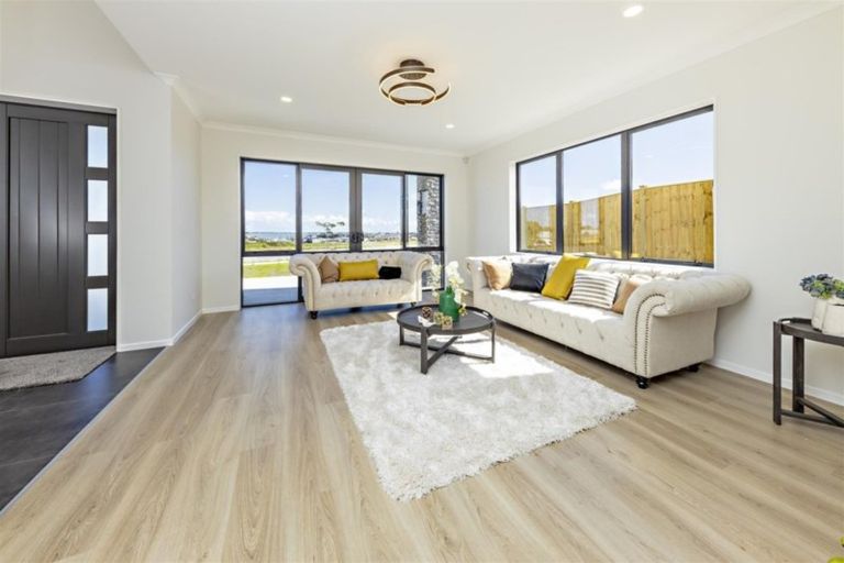 Photo of property in 16 Hutukawa Drive, Beachlands, Auckland, 2018