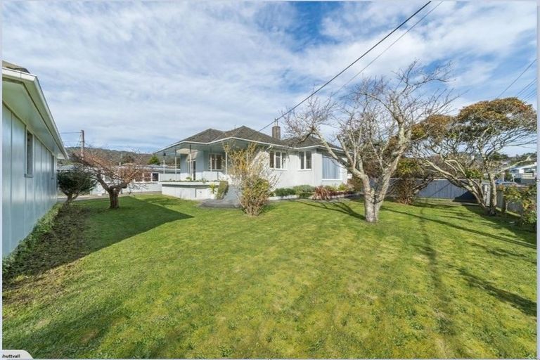 Photo of property in 21 Rawhiti Street, Stokes Valley, Lower Hutt, 5019