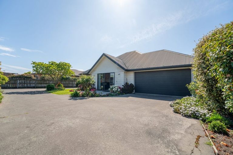 Photo of property in 2/91 Avenue Road, West End, Timaru, 7910