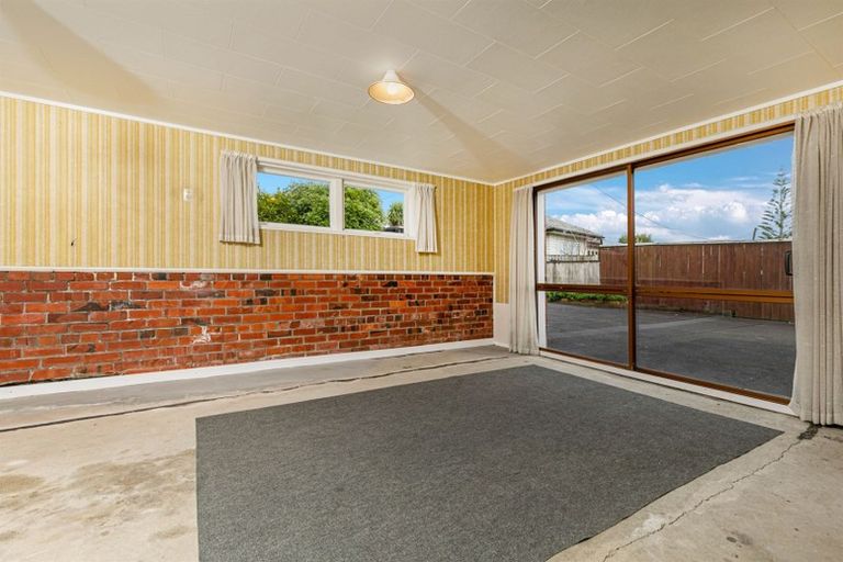 Photo of property in 175 Waimumu Road, Massey, Auckland, 0614