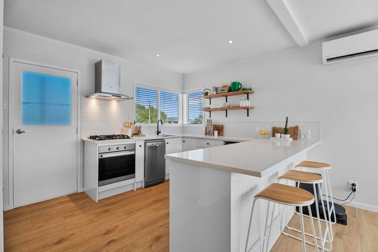 Photo of property in 1/181 Forrest Hill Road, Forrest Hill, Auckland, 0620