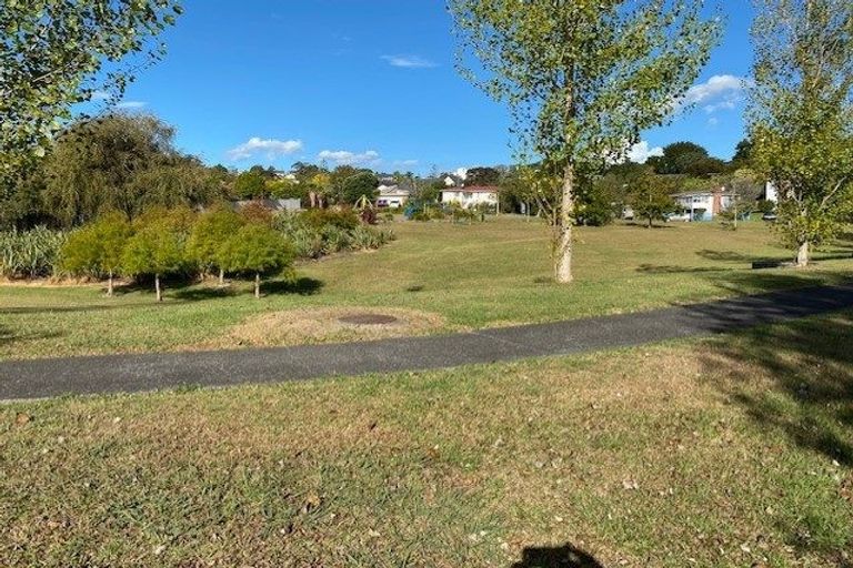 Photo of property in 13 Woodstock Road, Forrest Hill, Auckland, 0620