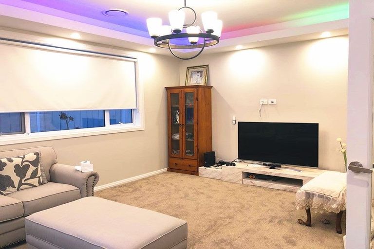 Photo of property in 16 Evelina Lane, Flat Bush, Auckland, 2019