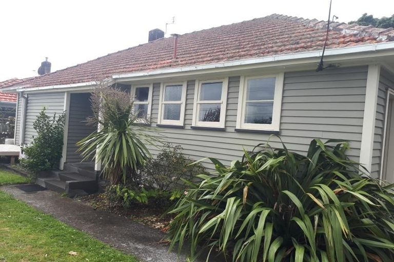 Photo of property in 121 Frankley Road, Frankleigh Park, New Plymouth, 4310