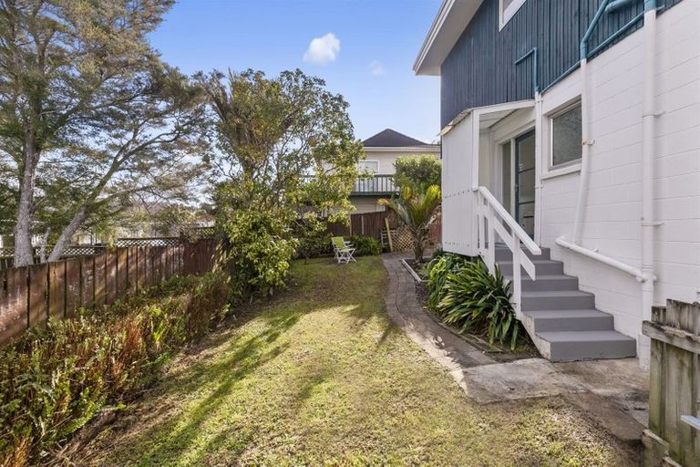 Photo of property in 2/45 Monarch Avenue, Hillcrest, Auckland, 0627