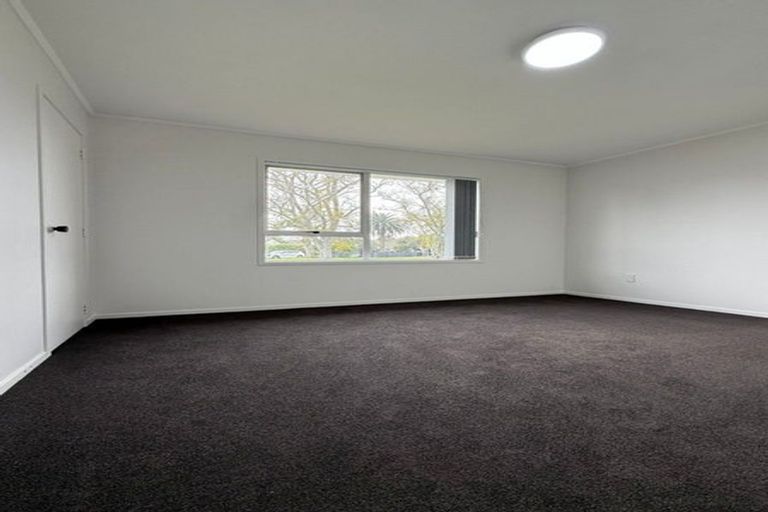 Photo of property in 16 Gloaming Place, Conifer Grove, Takanini, 2112