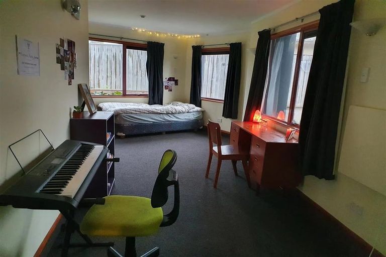 Photo of property in 12 Russell Drive, Oakura, 4314