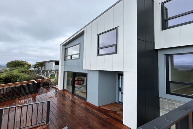 Photo of property in 123 Normandale Road, Normandale, Lower Hutt, 5010