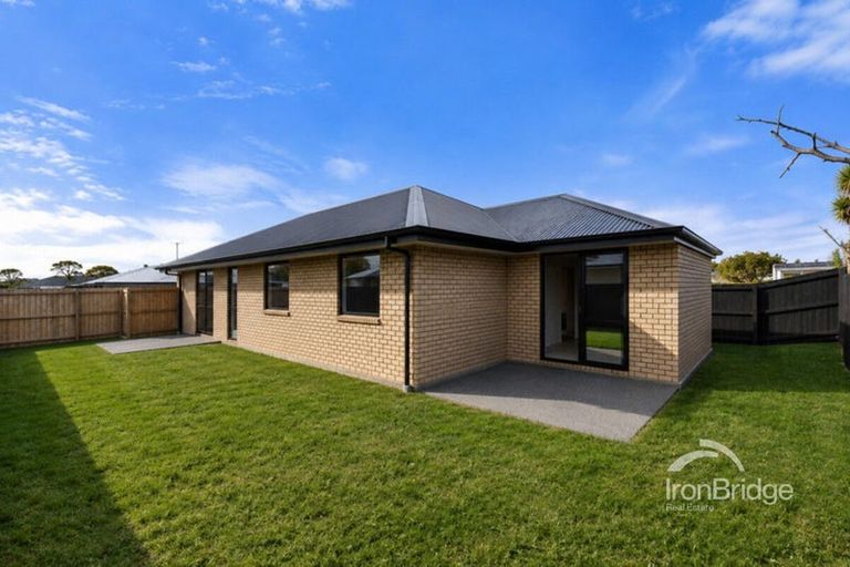 Photo of property in 23 Poipoi Place, Aranui, Christchurch, 8061
