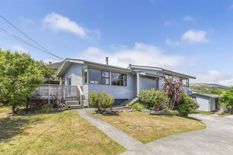 Photo of property in 76 Champion Street, Cannons Creek, Porirua, 5024