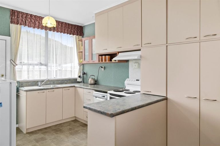 Photo of property in 1/6 Wellington Road, Wainuiomata, Lower Hutt, 5014