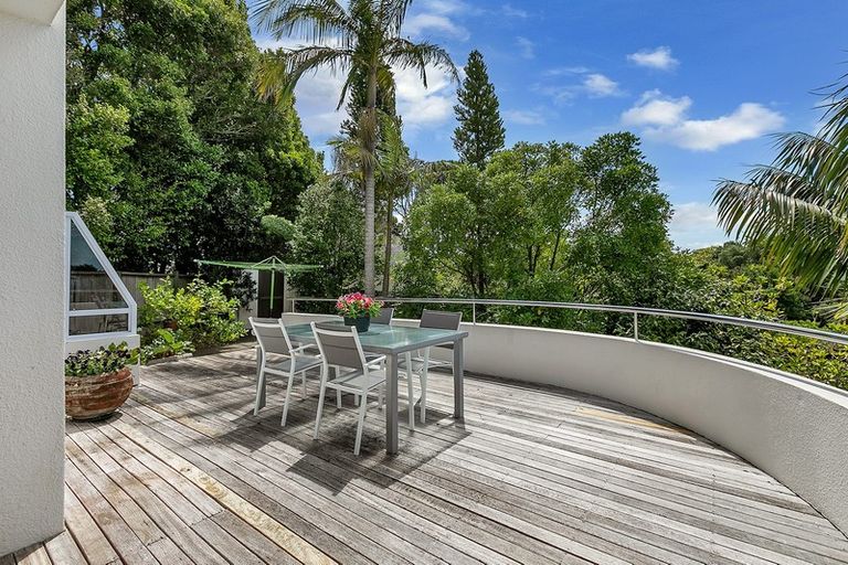 Photo of property in 1/36 King Richard Place, Browns Bay, Auckland, 0630