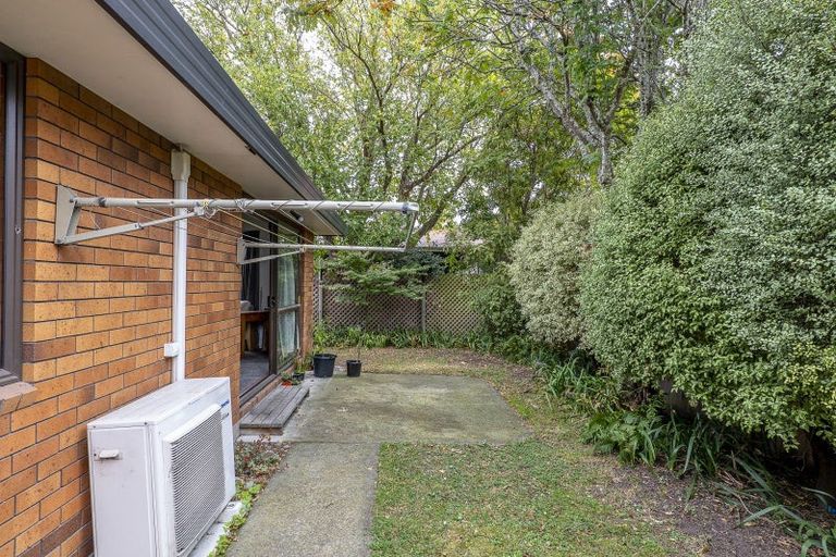 Photo of property in 2/37 Jennifer Street, Bryndwr, Christchurch, 8053