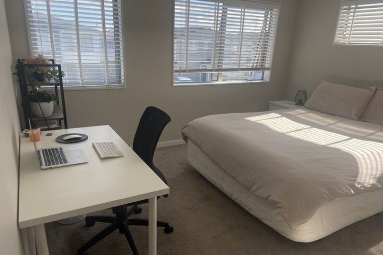 Photo of property in 5 Toanui Road, Hobsonville, Auckland, 0616