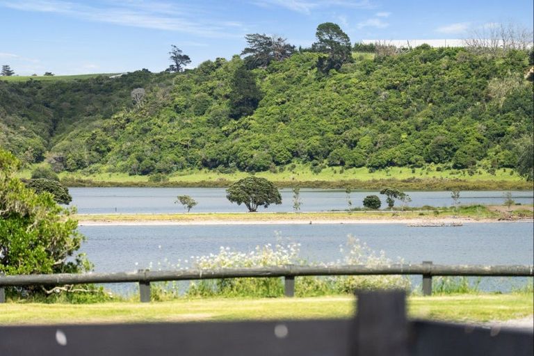 Photo of property in 721 Pukehina Parade, Pukehina, 3189