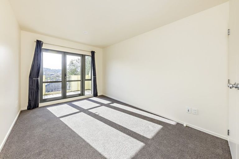 Photo of property in 1/3 Orwell Road, Greenhithe, Auckland, 0632