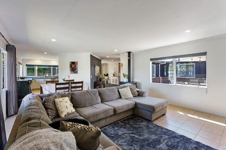 Photo of property in 17 Ashleigh Way, Waikanae Beach, Waikanae, 5036