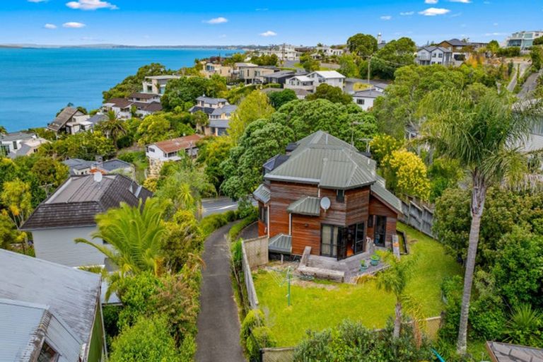 Photo of property in 1/62 Beach Road, Castor Bay, Auckland, 0620