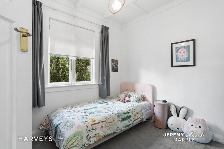 Photo of property in 1/112a View Road, Sunnyvale, Auckland, 0612