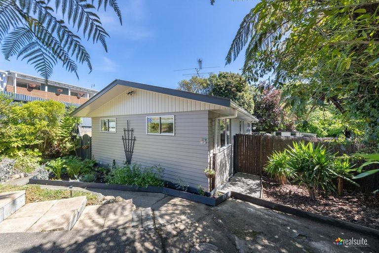 Photo of property in 14 Vista Crescent, Maoribank, Upper Hutt, 5018