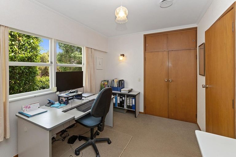 Photo of property in 138 Tiroroa Avenue, Te Atatu South, Auckland, 0610