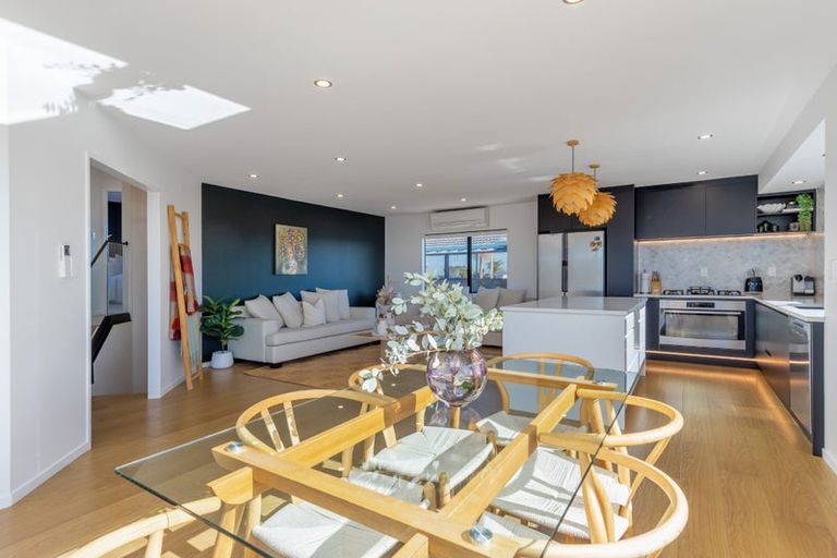 Photo of property in 2/30 Firth Road, Torbay, Auckland, 0630